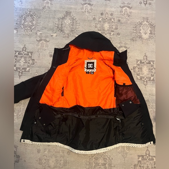 Women’s black DC Ski and snowboard jacket - Picture 2 of 6